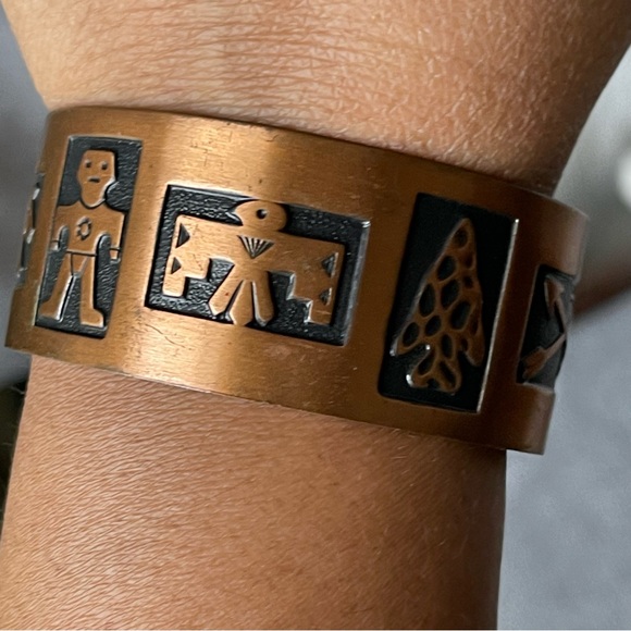 BELL TRADING POST | Vintage | Solid Copper Cuff Bracelet Circa 1960's - Picture 14 of 16